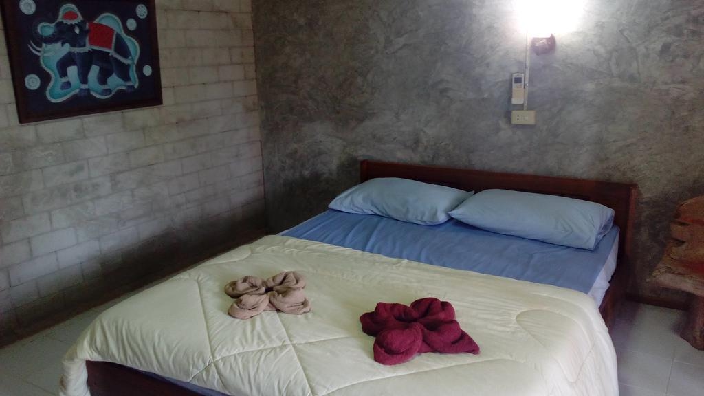 The Local Story Resort Ban Mon Talaeng Exterior photo