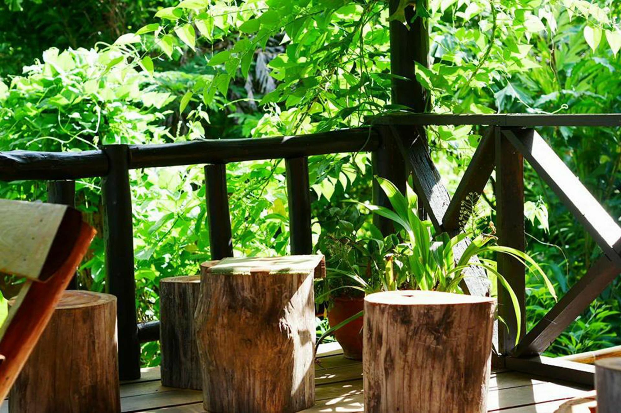 The Local Story Resort Ban Mon Talaeng Exterior photo
