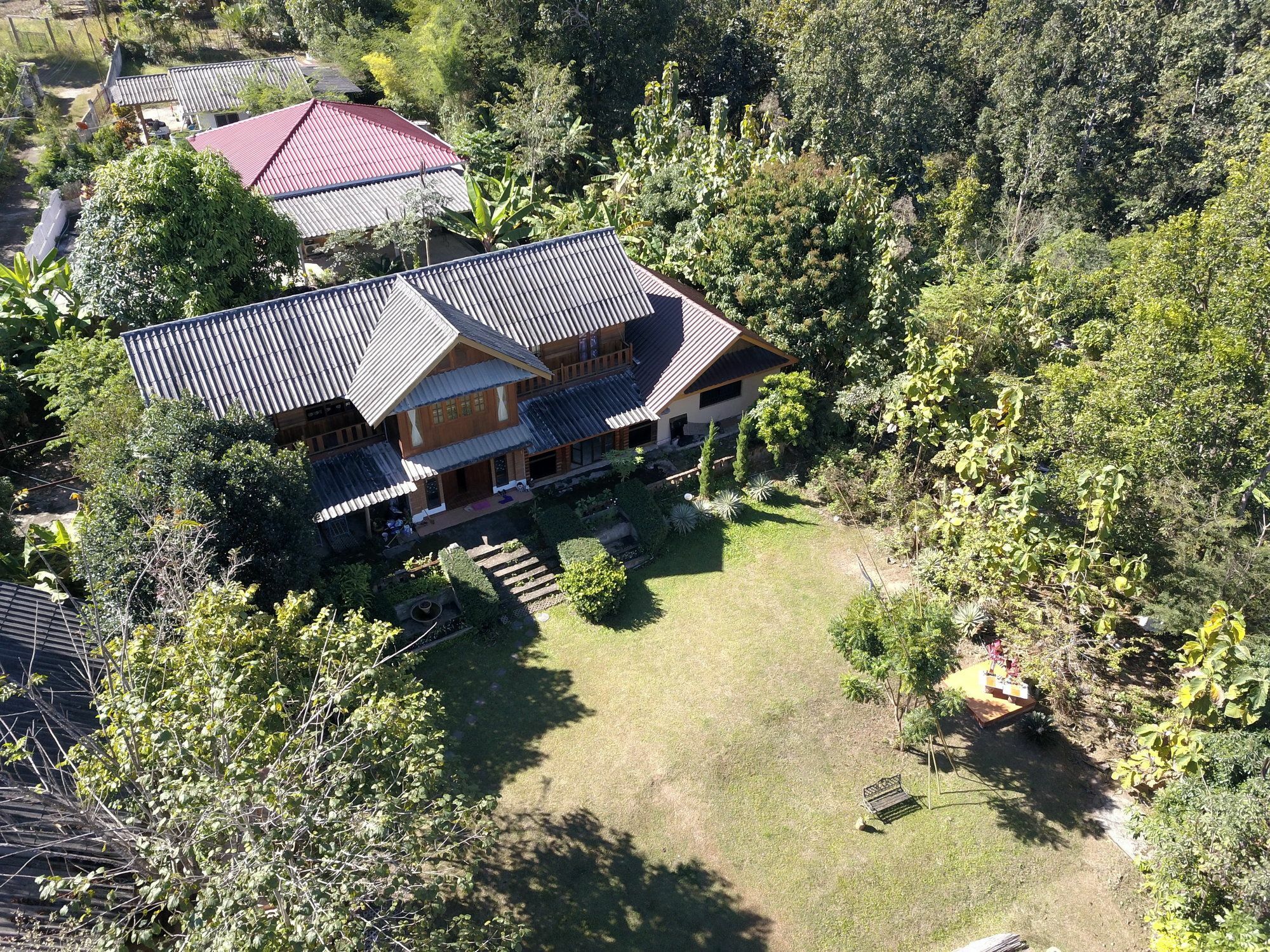 The Local Story Resort Ban Mon Talaeng Exterior photo